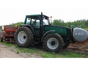 Valtra Valmet 8450-4 - Traktors