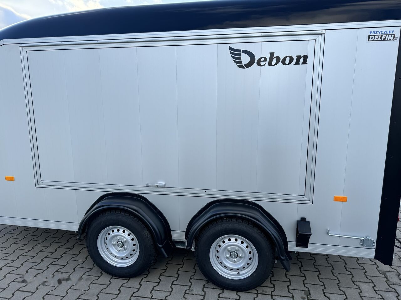 Jaunā Piekabe slēgtā virsbūve Debon C800 furgon van trailer 3000 KG GVW car transporter Cheval Debon: foto 21
