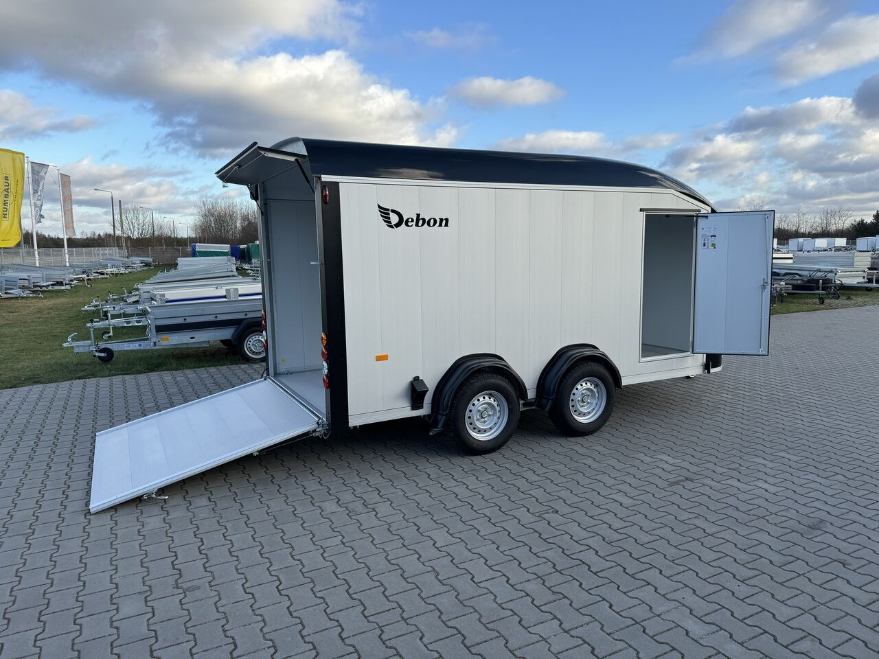 Jaunā Piekabe slēgtā virsbūve Debon C800 furgon van trailer 3000 KG GVW car transporter Cheval Debon: foto 34