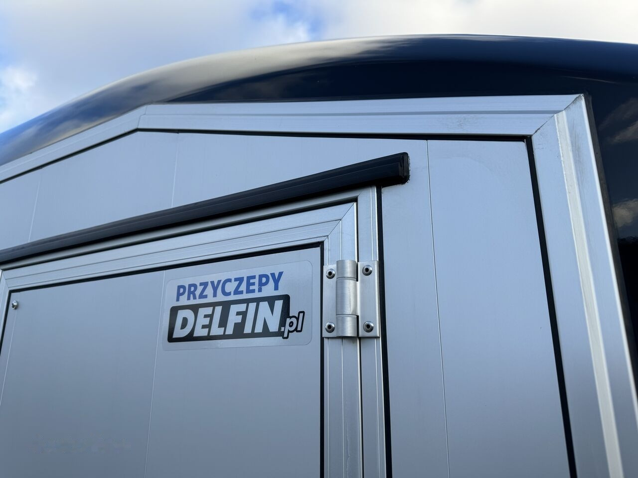 Jaunā Piekabe slēgtā virsbūve Debon C800 furgon van trailer 3000 KG GVW car transporter Cheval Debon: foto 17