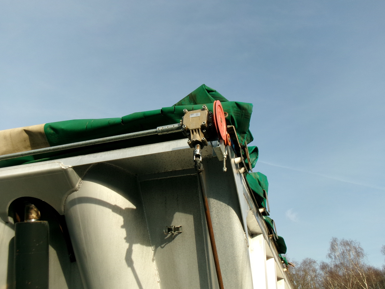 Puspiekabe pašizgāzējs Benalu Tipper trailer alu 22 m3 + tarpaulin: foto 15