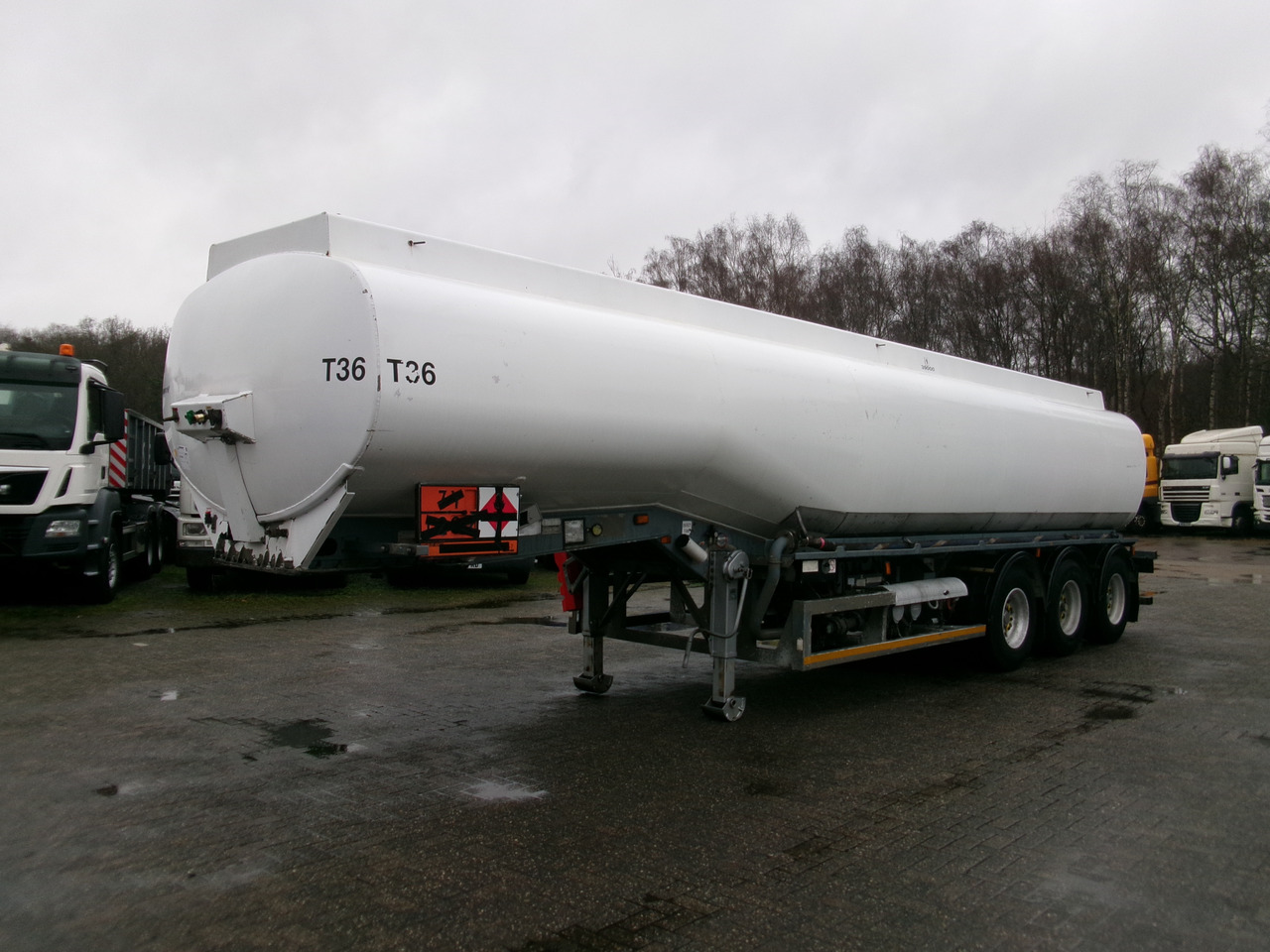 Crane Fruehauf Fuel tank alu 39 m3 / 1 comp + pump līzingu Crane Fruehauf Fuel tank alu 39 m3 / 1 comp + pump: foto 1
