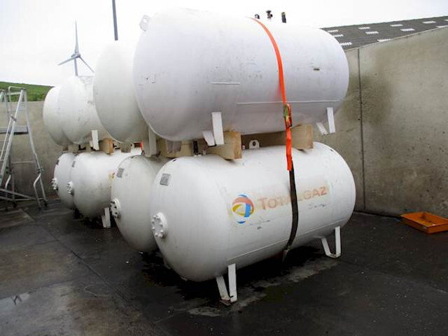 Puspiekabe cisterna LPG / GAS GASTANK 2700 LITER: foto 2