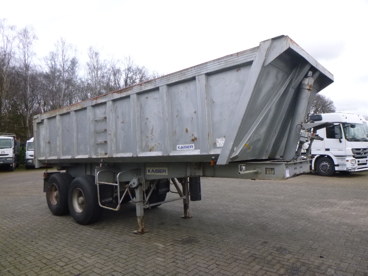 Puspiekabe pašizgāzējs Robuste Kaiser Tipper trailer steel 24 m3 + tarpaulin: foto 2