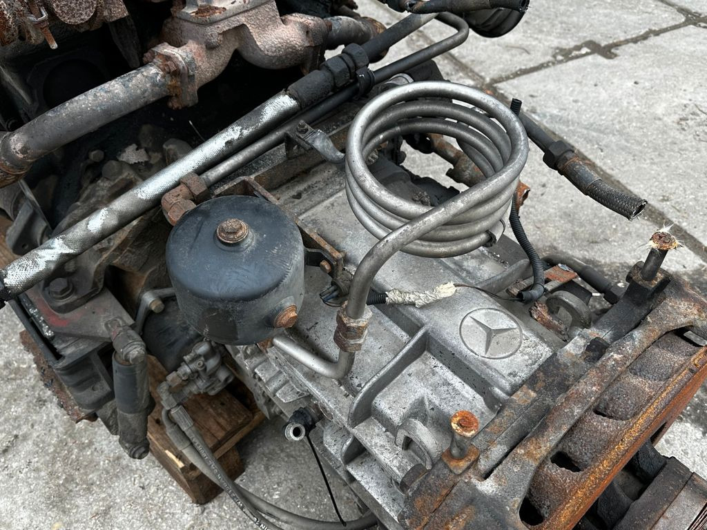 Dzinējs - Kravas automašīna Mercedes-Benz Engine OM 441 V6 Turbo 340HP+ Gearbox: foto 5