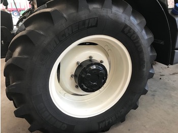 Riepas un diski - Traktors Michelin 520-70R38 en 420-70R28 Banden: foto 1