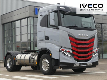 Vilcējs IVECO X-WAY