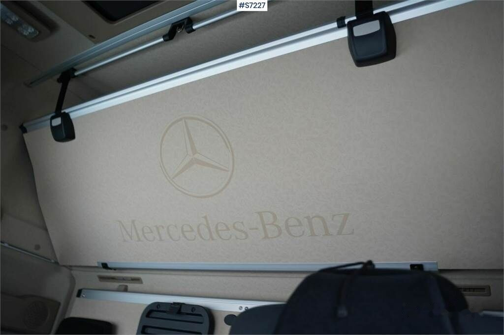 Vilcējs Mercedes-Benz Actros 6x2 Tractor Unit with Mirrorcam: foto 21