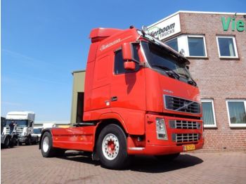 Vilcējs Volvo FH12-380 4X2 Globetrotter: foto 1