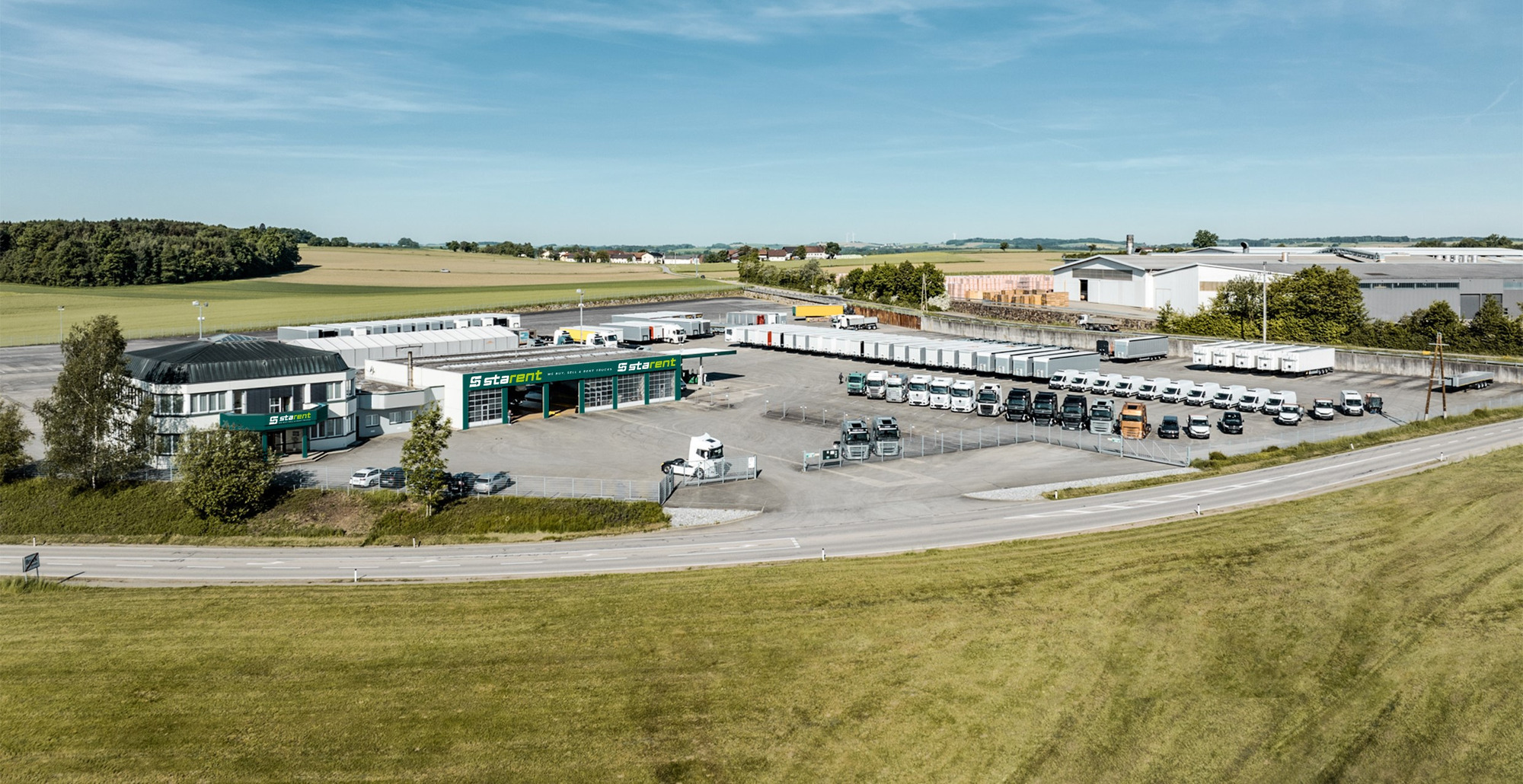 STARENT Truck & Trailer GmbH - Kravas automašīnas - Gads: 2008, ātrumkārbas: automātiskā, trīspusējs pašizgāzējs undefined: foto 1