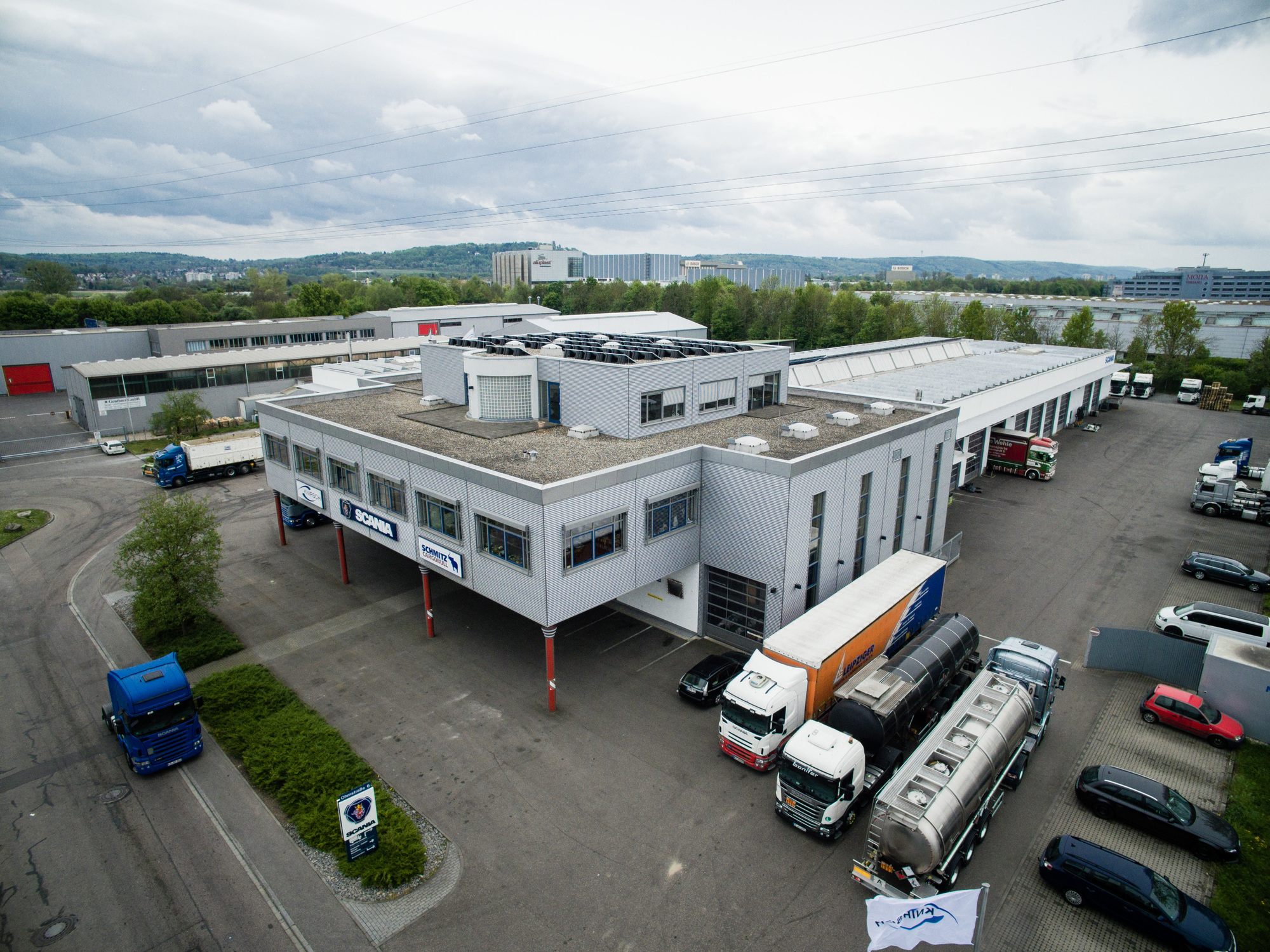 Knirsch Kraftfahrzeuge GmbH - Komercauto - 4x2 undefined: foto 2