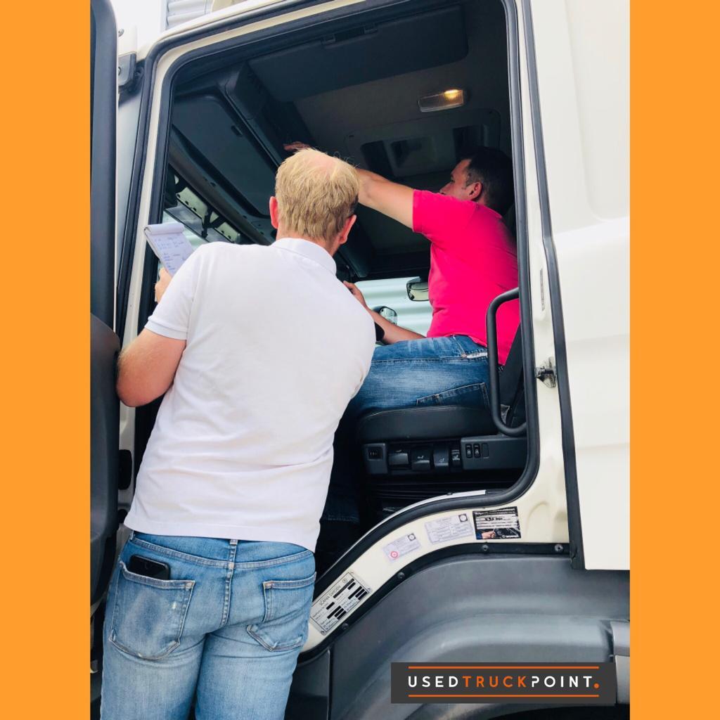 Used Truck Point BV - Kravas automašīnas VOLVO undefined: foto 3