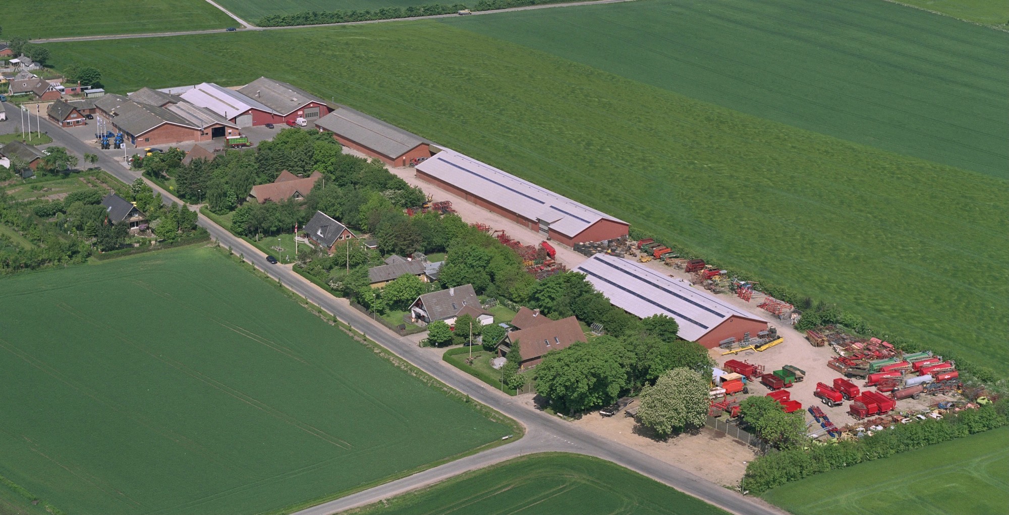 Ingemann Larsen A/S - Maināmās virsbūves/ Konteineri - Gads: 2025, Dānija undefined: foto 1