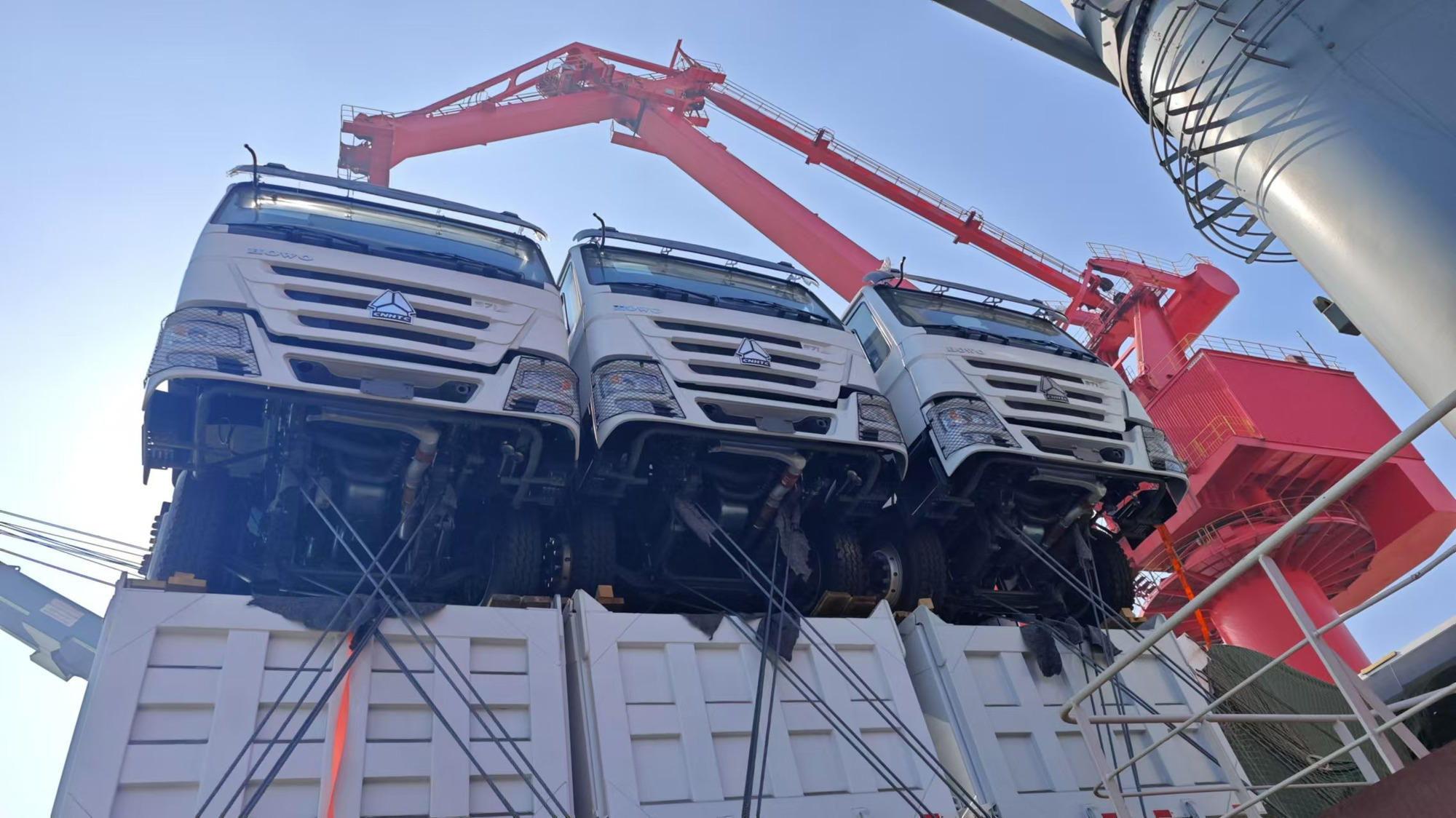 Toaks International Trading Company - Vilcēji SINOTRUK - Gads: 2020 undefined: foto 18