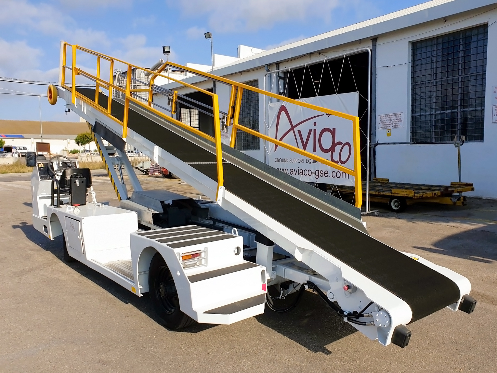 AVIACO GSE - Kravas automašīnas SCANIA P - Gads: 2014 undefined: foto 2