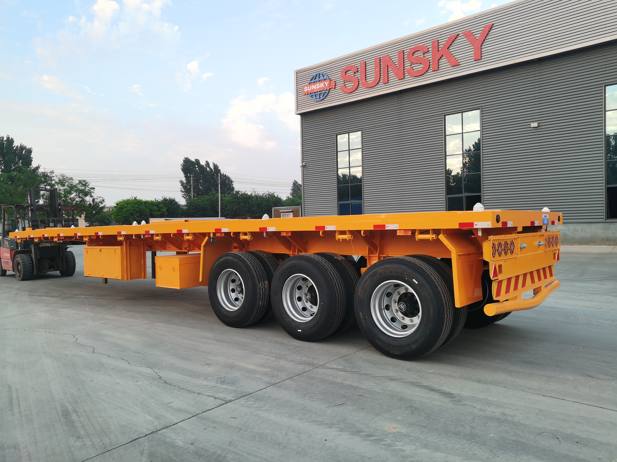 Xiamen Sunsky Vehicle Co.,Ltd - Kravas automašīnas SINOTRUK - 6x4, ātrumkārbas: manuālā undefined: foto 4