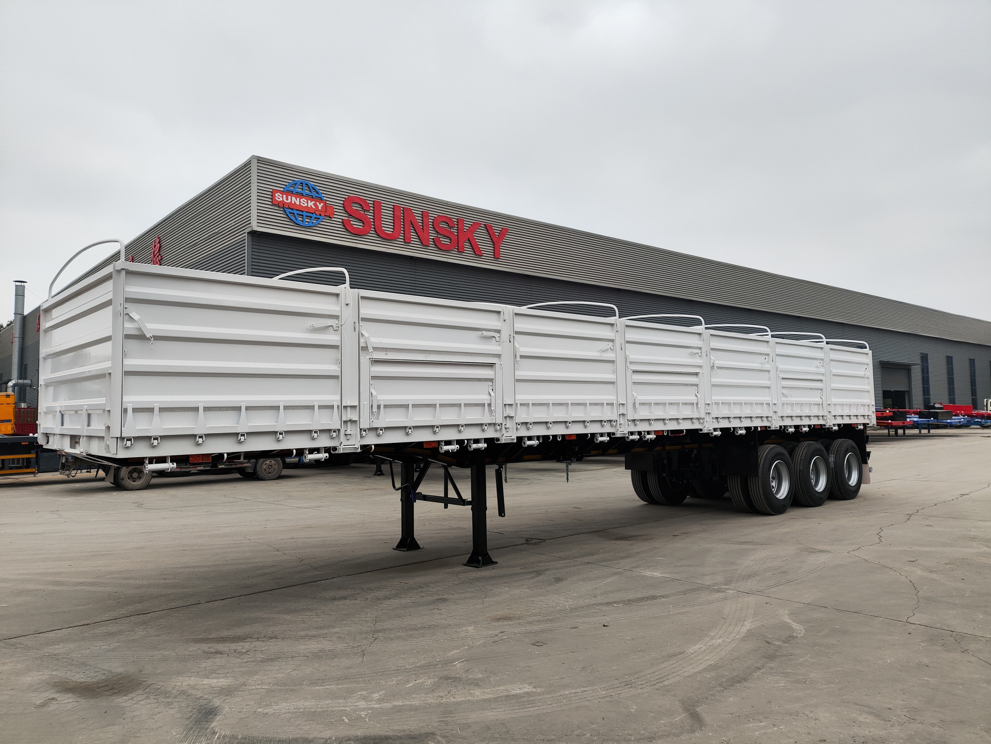 Xiamen Sunsky Vehicle Co.,Ltd - Kravas automašīnas SINOTRUK - 6x4, ātrumkārbas: manuālā undefined: foto 12
