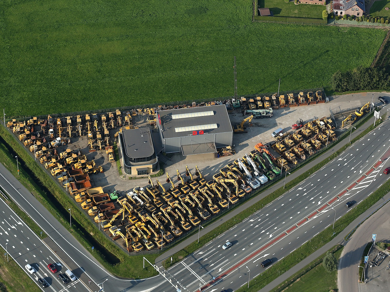 Big Machinery B.V. - Kravas automašīnas - 4x2, ātrumkārbas: automātiskā undefined: foto 4