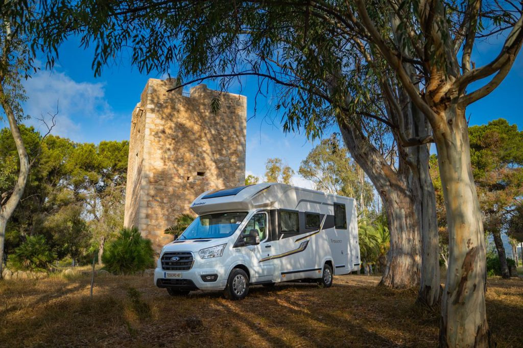 2 AP SPÓŁKA Z OGRANICZONĄ ODPOWIEDZIALNOŚCIĄ - Kemperi - 4x2, gaisa kondicionieris undefined: foto 1