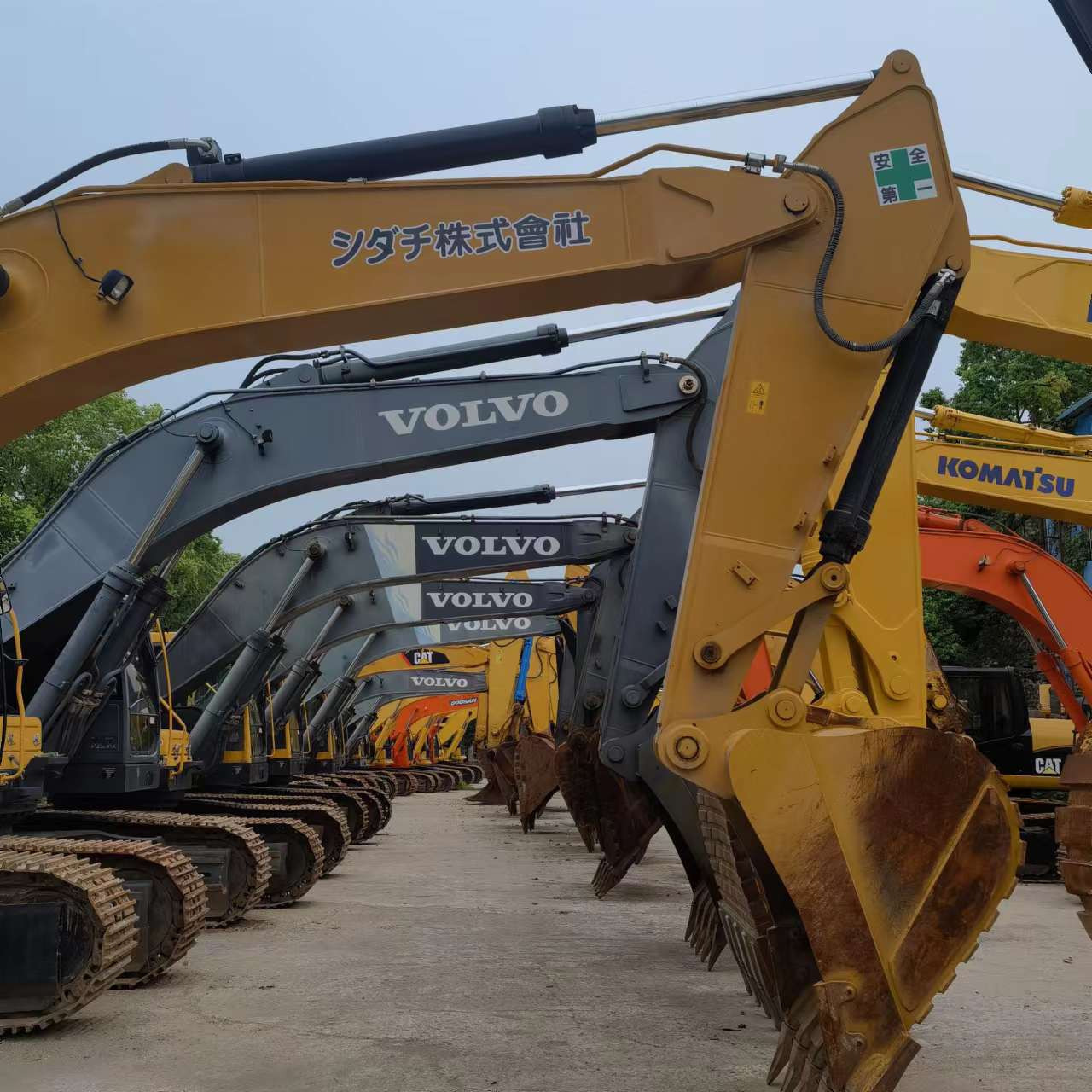 Qingdao Higher Weight Trade Co. LTD - Kravas automašīnas - stūre labajā pusē undefined: foto 7