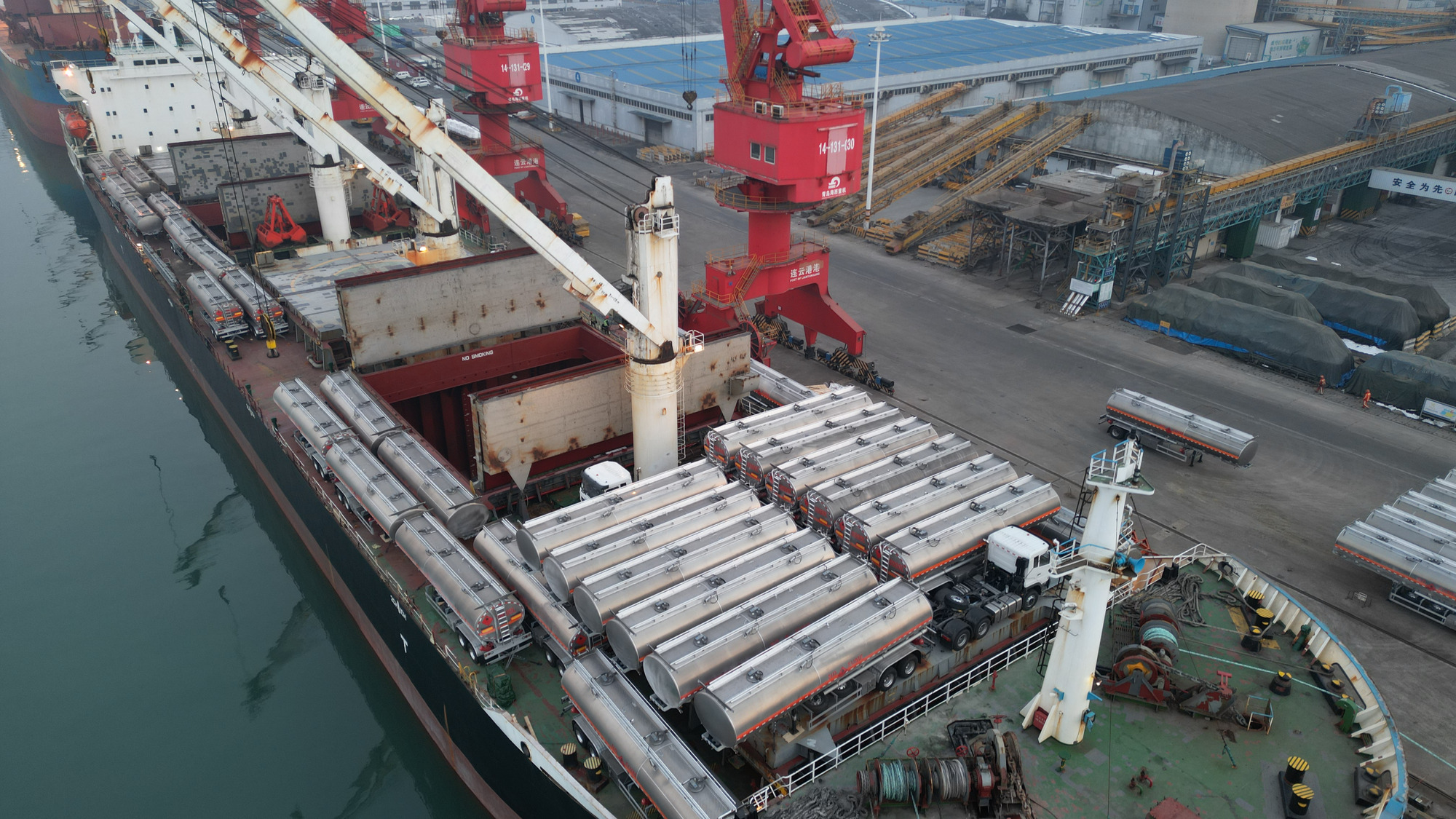 Qingdao Higher Weight Trade Co. LTD - Kravas automašīnas - stūre labajā pusē undefined: foto 2