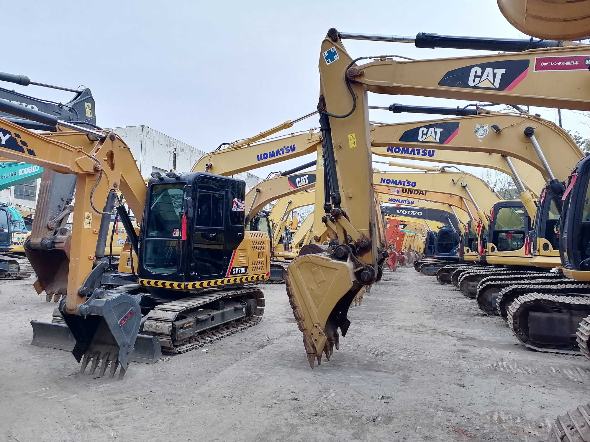 Qingdao Higher Weight Trade Co. LTD - Kravas automašīnas - stūre labajā pusē undefined: foto 8
