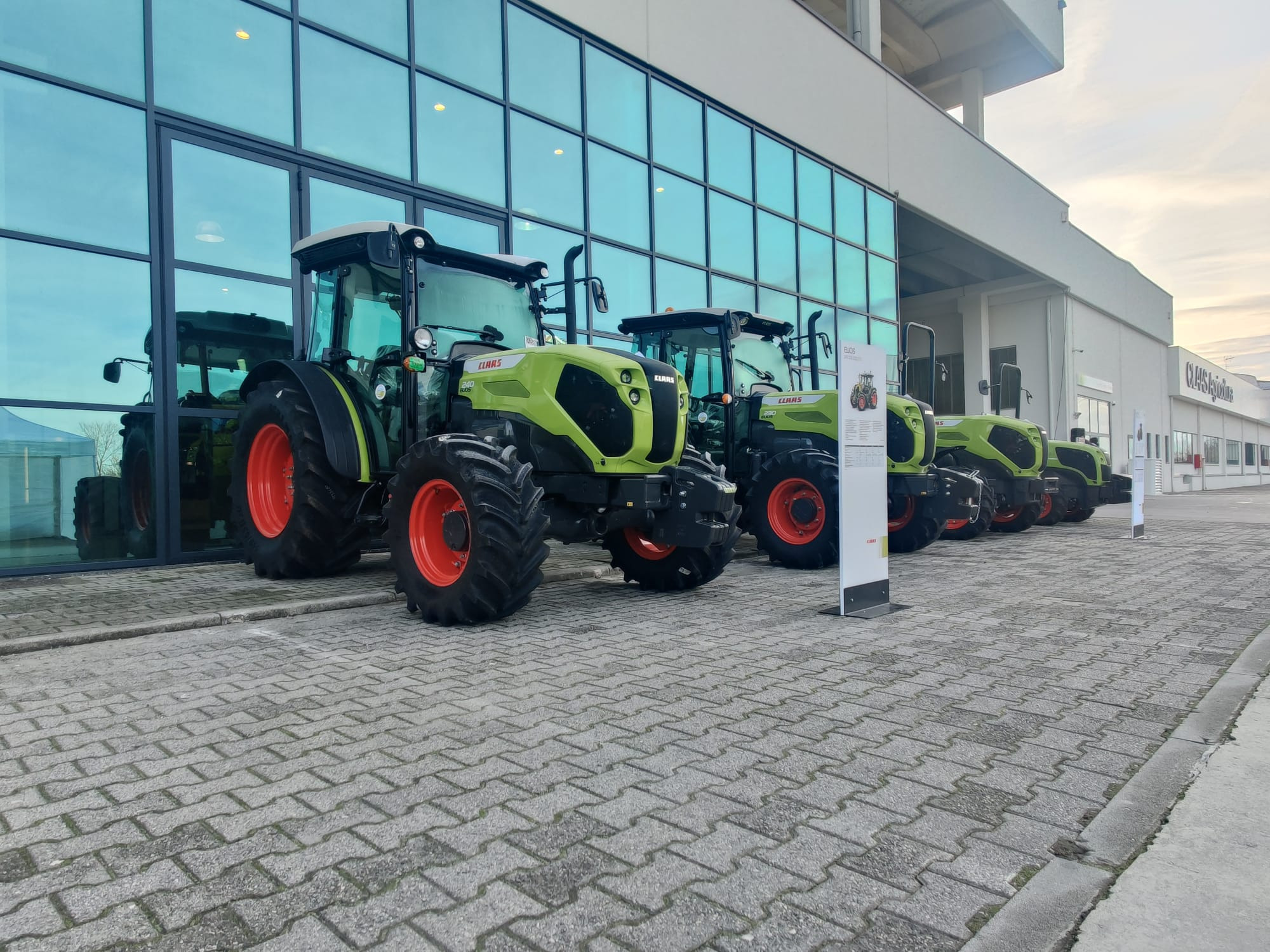 CLAAS Agricoltura S.r.l - Lauksaimniecības tehnika FENDT undefined: foto 4