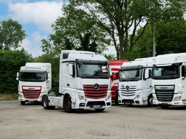Hesselink Trucks B.V. - Kravas automašīnas undefined: foto 2