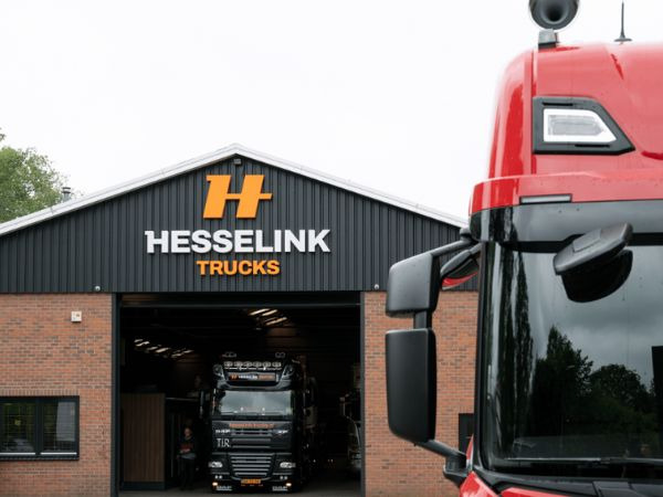 Hesselink Trucks B.V. - Kravas automašīnas undefined: foto 1