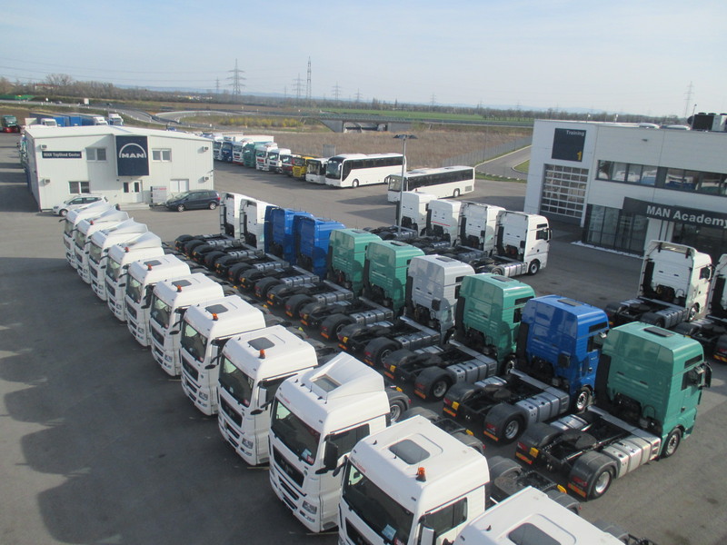 MAN Truck & Bus Vertrieb Österreich GesmbH - Kravas automašīnas MAN - dīzeļdegviela, ātrumkārbas: manuālā undefined: foto 1