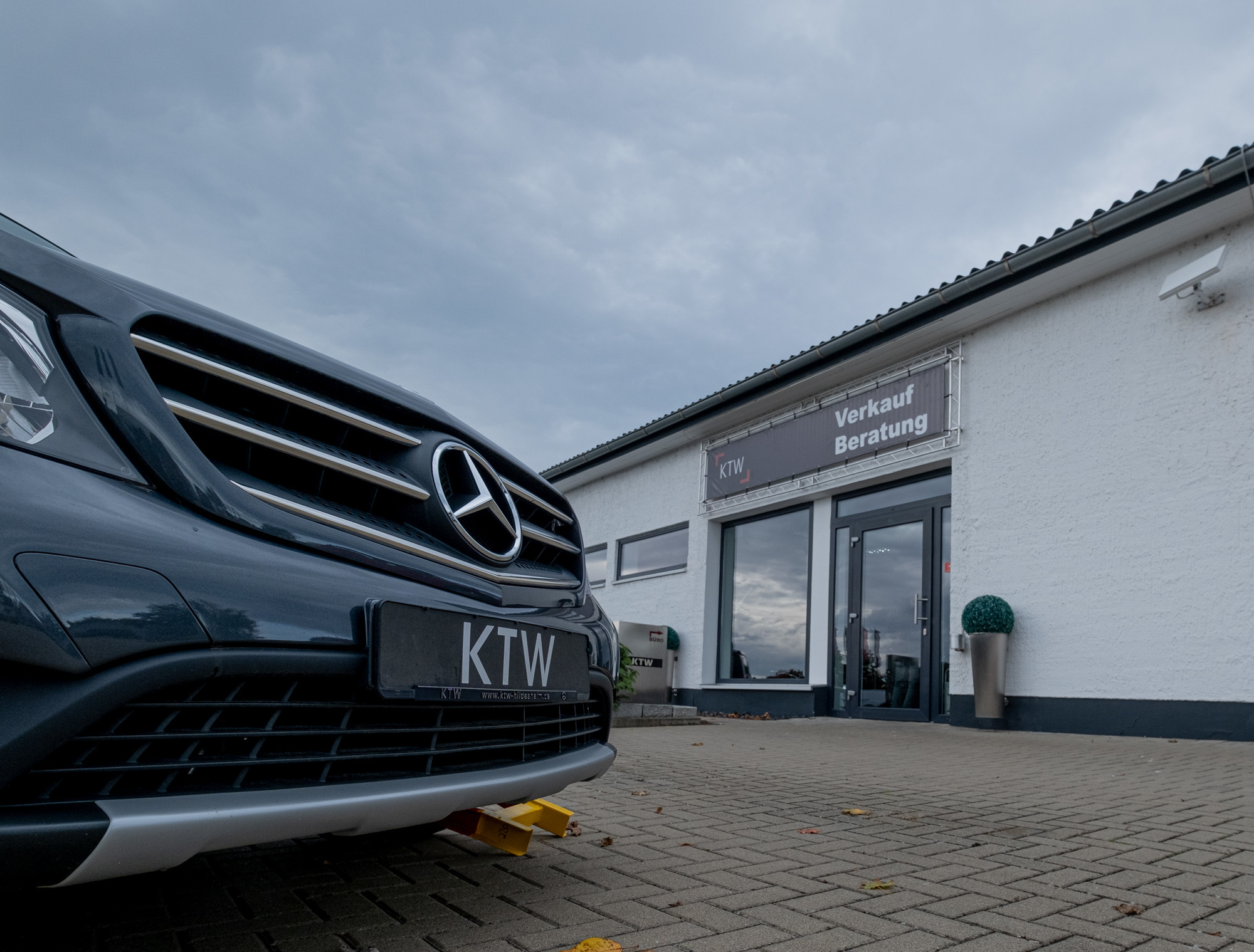 KTW Autohaus GmbH - Komercauto MERCEDES-BENZ - Gads: 2023, 4x4 undefined: foto 9