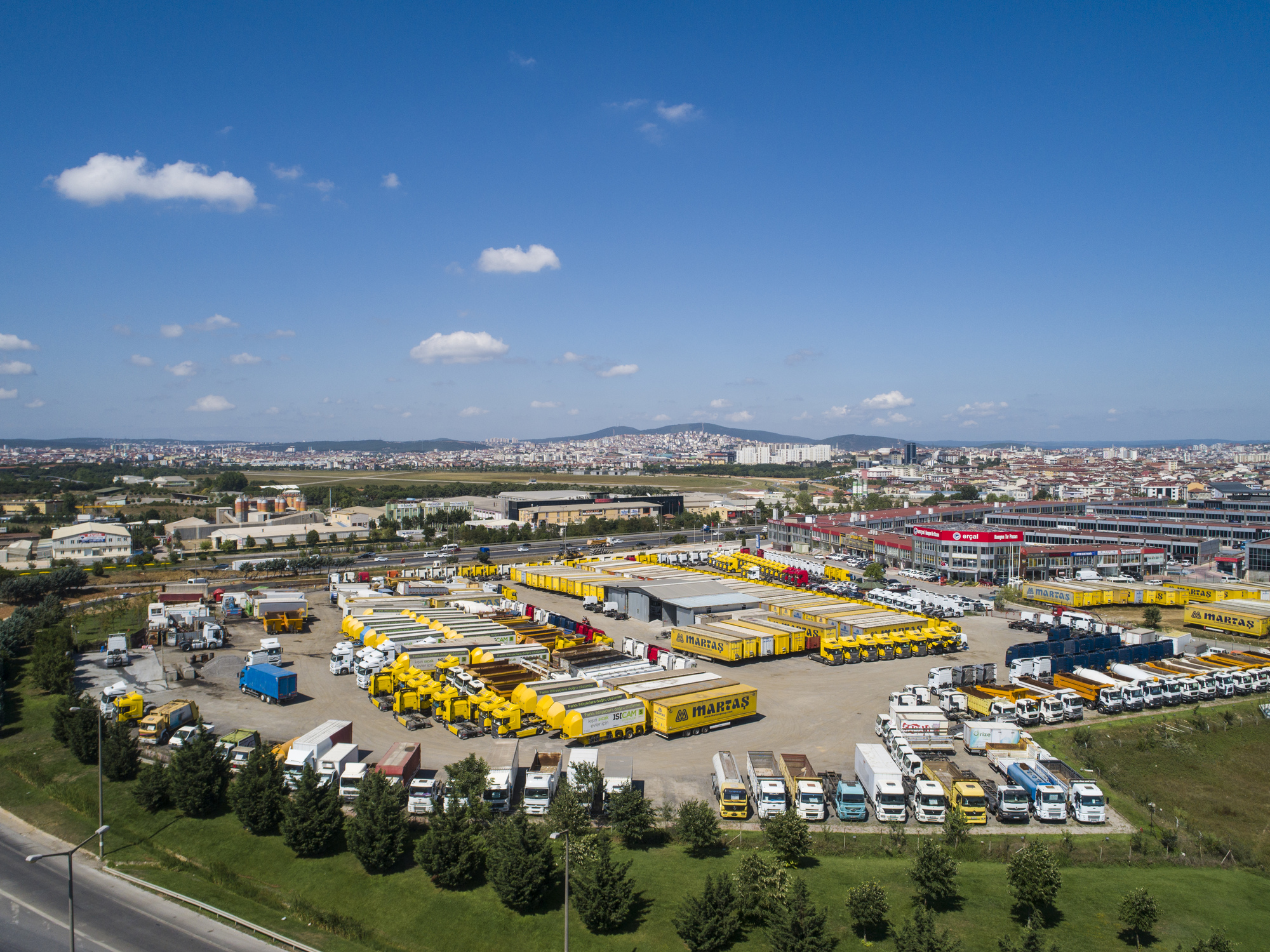 ERCAL TRUCKS - Celtniecības tehnika FORD - Gads: 2011, Euro 5, dīzeļdegviela undefined: foto 1