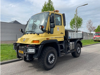 Kravas automašīna pašizgāzējs UNIMOG U400