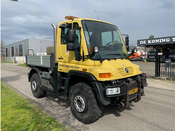 Kravas automašīna pašizgāzējs Mercedes-Benz unimog U400: foto 2