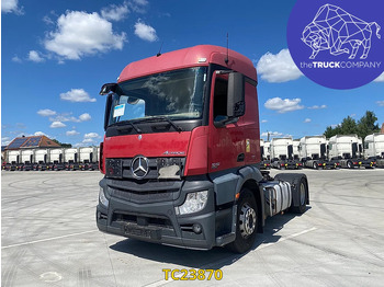 Vilcējs MERCEDES-BENZ Actros 1842