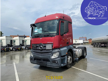 Vilcējs MERCEDES-BENZ Actros 1842