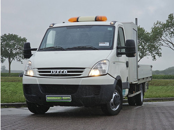 Automašīna ar kravas platformu IVECO Daily