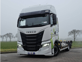 Konteineru vedējs/ Kravas automašīna ar noņemamā virsbūve IVECO S-WAY