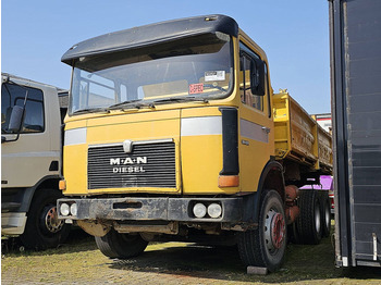 Kravas automašīna pašizgāzējs MAN