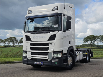 Konteineru vedējs/ Kravas automašīna ar noņemamā virsbūve SCANIA R 450
