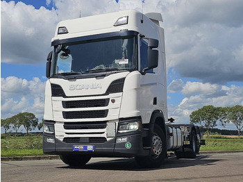 Konteineru vedējs/ Kravas automašīna ar noņemamā virsbūve SCANIA R 450