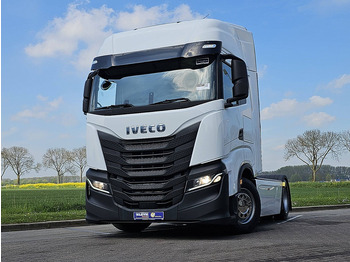 Vilcējs IVECO S-WAY