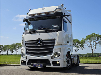 Vilcējs MERCEDES-BENZ Actros 1845