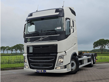Konteineru vedējs/ Kravas automašīna ar noņemamā virsbūve VOLVO FH 460