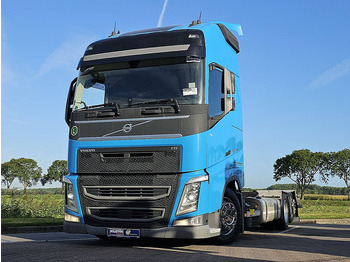 Konteineru vedējs/ Kravas automašīna ar noņemamā virsbūve VOLVO FH 460