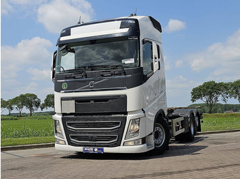 Konteineru vedējs/ Kravas automašīna ar noņemamā virsbūve VOLVO FH 500