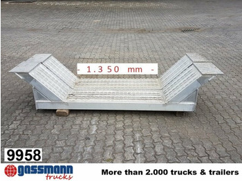 Puspiekabe zema profila platforma