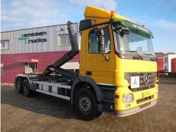 Pacēlājs ar āķi MERCEDES-BENZ Actros 2536