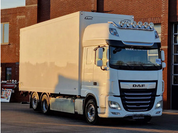 Kravas automašīna ar slēgto virsbūvi DAF XF 530
