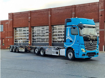 Konteineru vedējs/ Kravas automašīna ar noņemamā virsbūve MERCEDES-BENZ Actros 2553